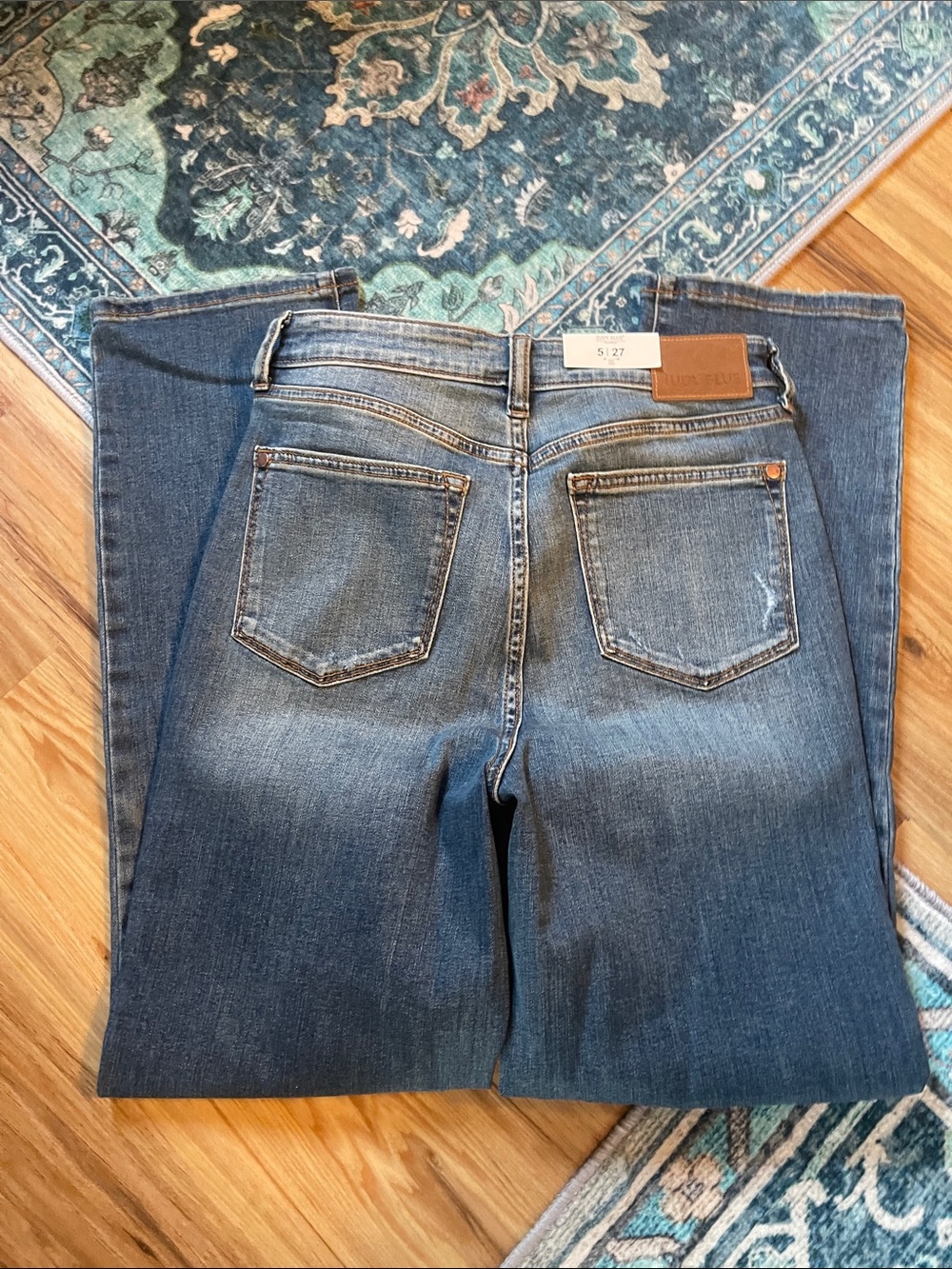 Judy Blue Women's straight Cut Jeans in Faded Blue Denim
